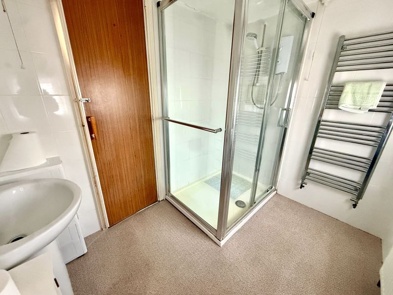 Folly Park High Street